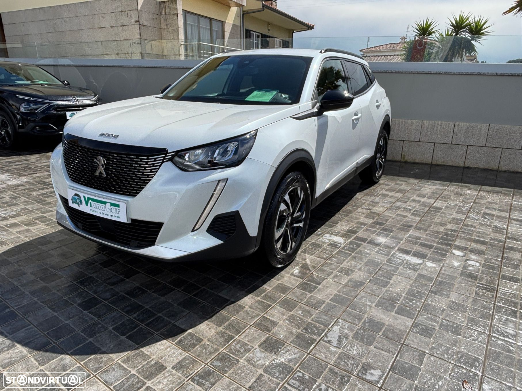 Peugeot 2008 1.2 PureTech Allure Pack - 4