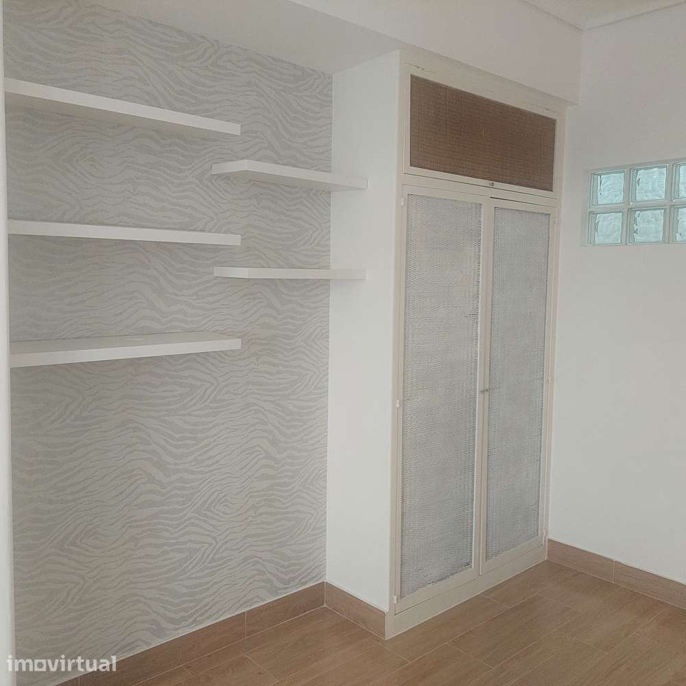 Bairro Rego - Atelier para actividade comercial inserido em predio - Grande imagem: 3/4