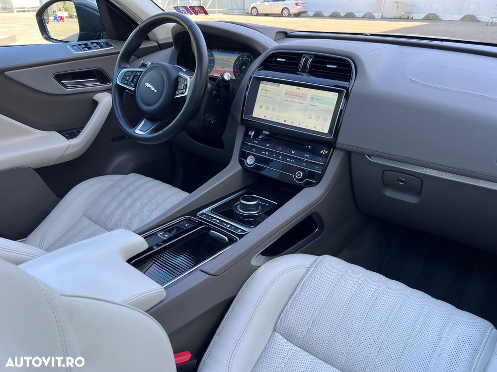 Jaguar F-Pace 30t AWD Portfolio - 7