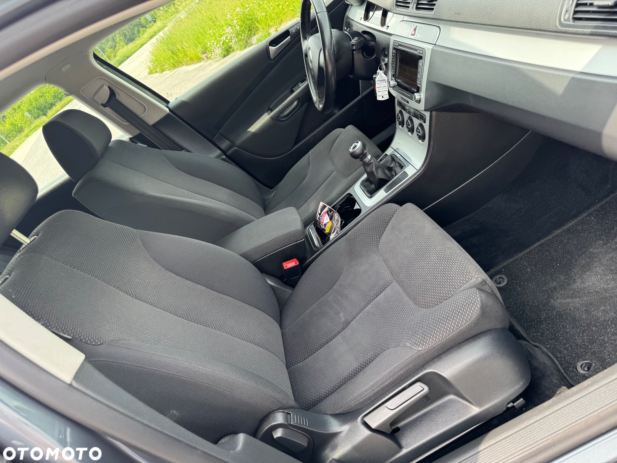 Volkswagen Passat 2.0 TDI Comfortline - 29