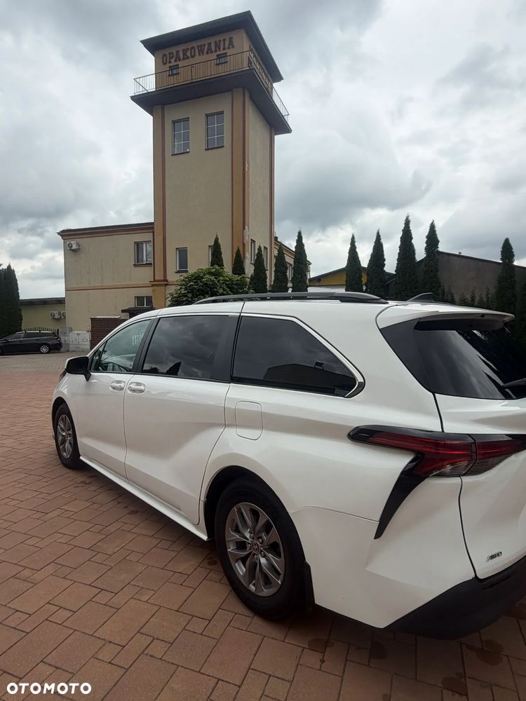 Toyota Sienna - 6