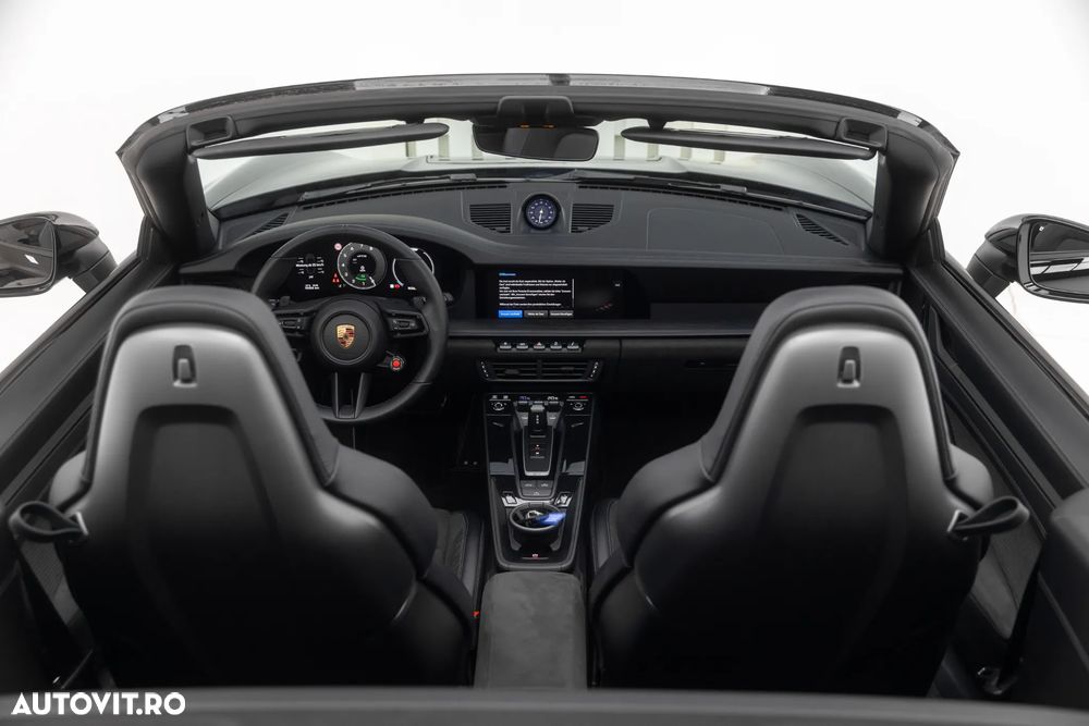 Porsche 911 Carrera GTS PDK - 24