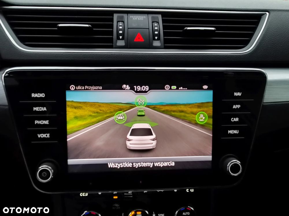 Skoda Superb 2.0 TDI SCR Ambition DSG - 20