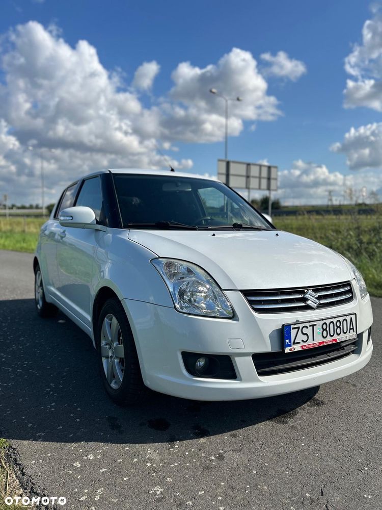 Suzuki Swift 1.3 Limited 25 - 1