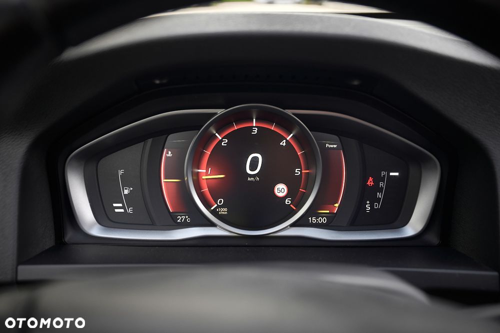 Volvo V60 D3 Geartronic Momentum - 25