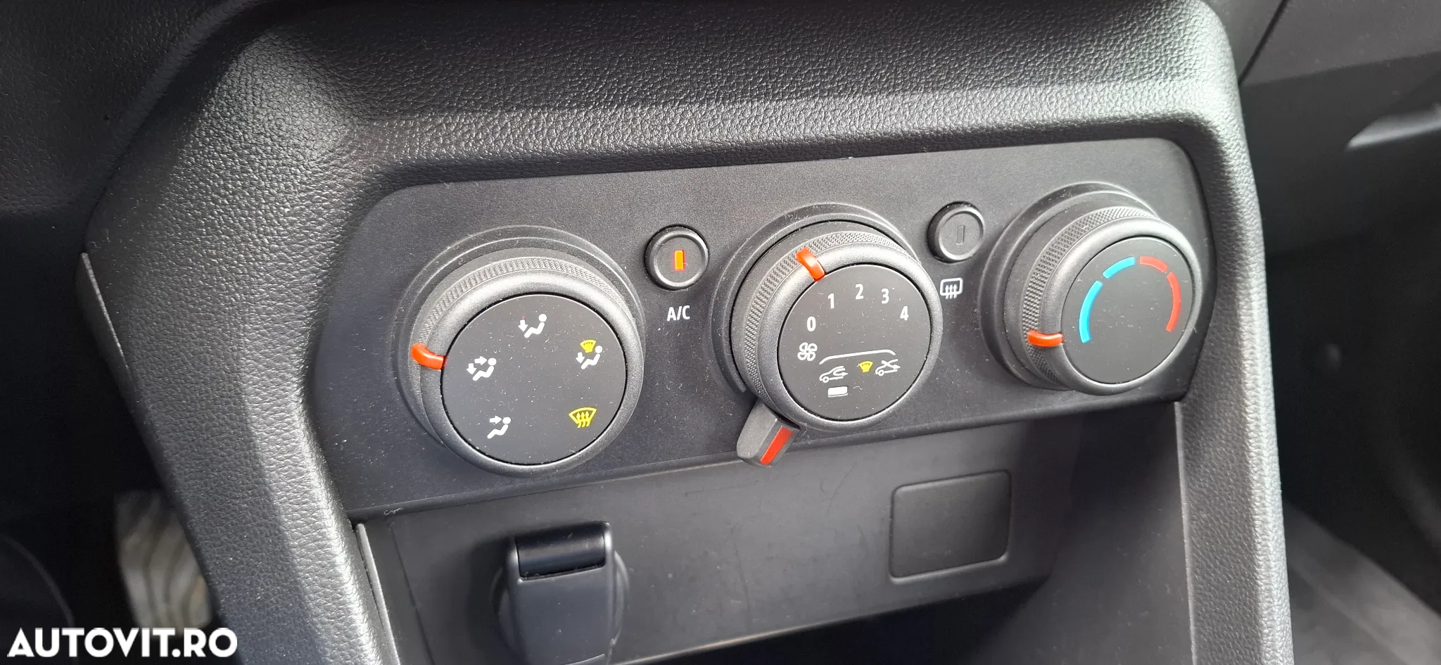 Dacia Logan TCe 90 CVT Comfort - 7