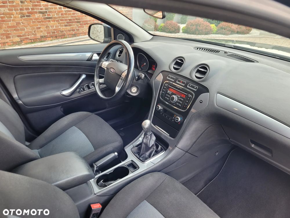 Ford Mondeo 1.6 Trend - 15