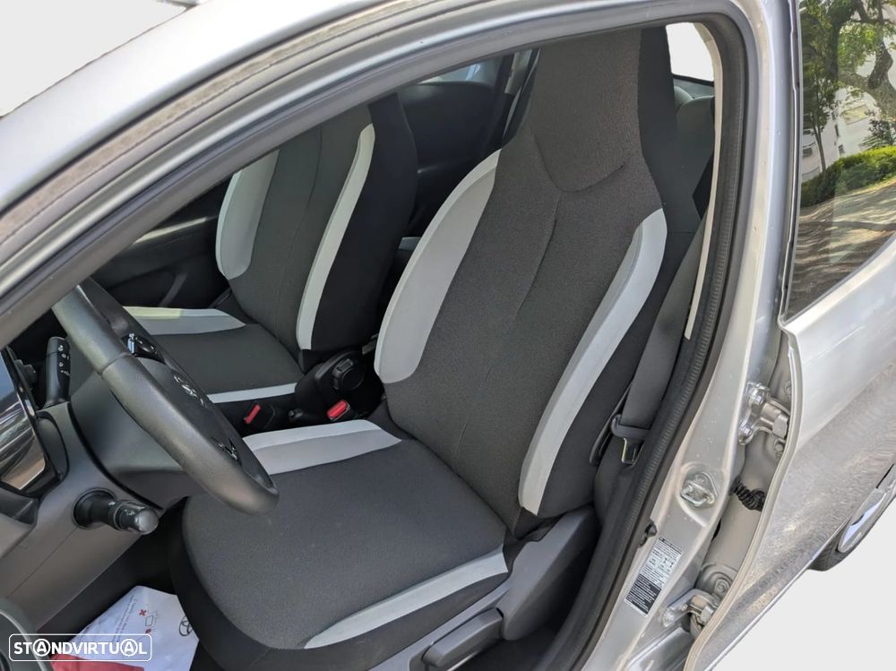 Toyota Aygo 1.0 X-Play - 6