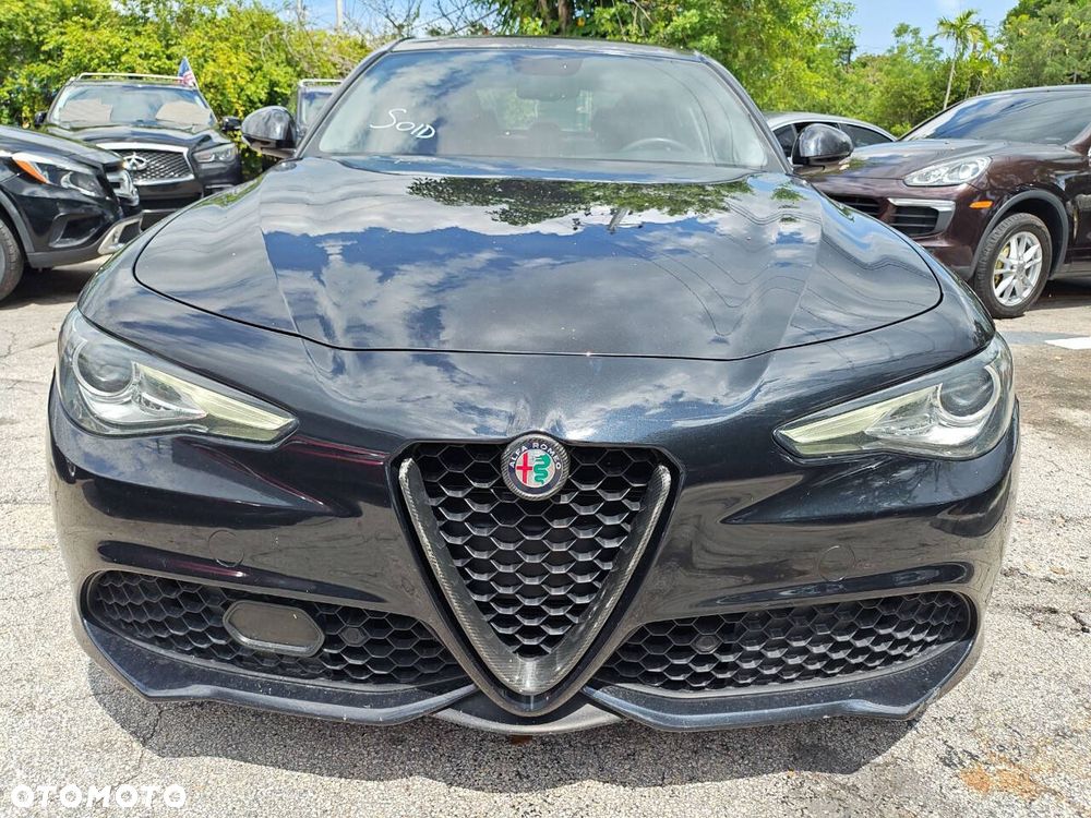 Alfa Romeo Giulia - 38
