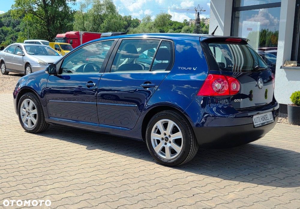 Volkswagen Golf - 23