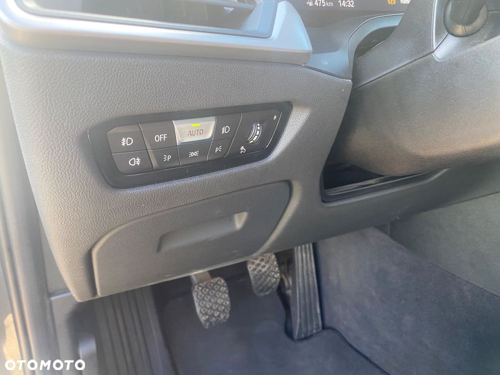 BMW Seria 3 318i - 22