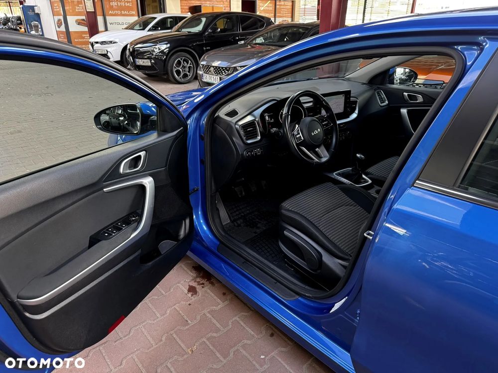 Kia Ceed 1.5 T-GDI M - 11