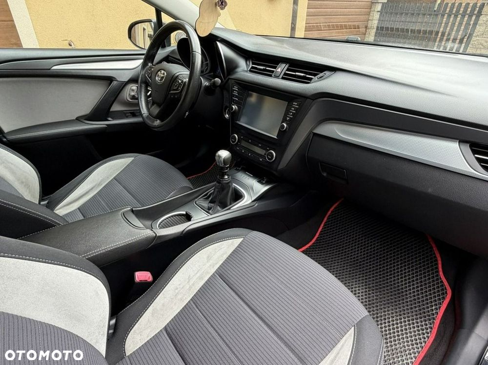 Toyota Avensis - 15