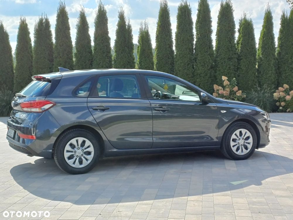 Hyundai i30 1.5 DPI Classic + - 24