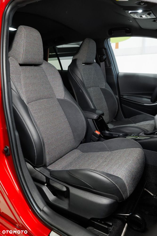 Toyota Corolla 1.8 Hybrid Style - 18