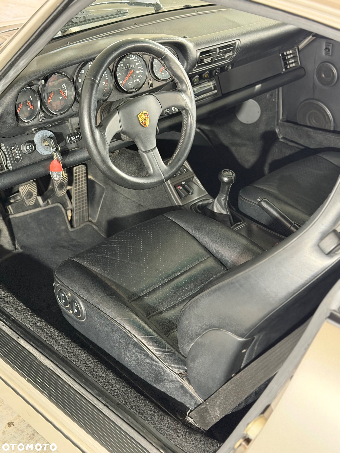 Porsche 911 Carrera 2 - 8