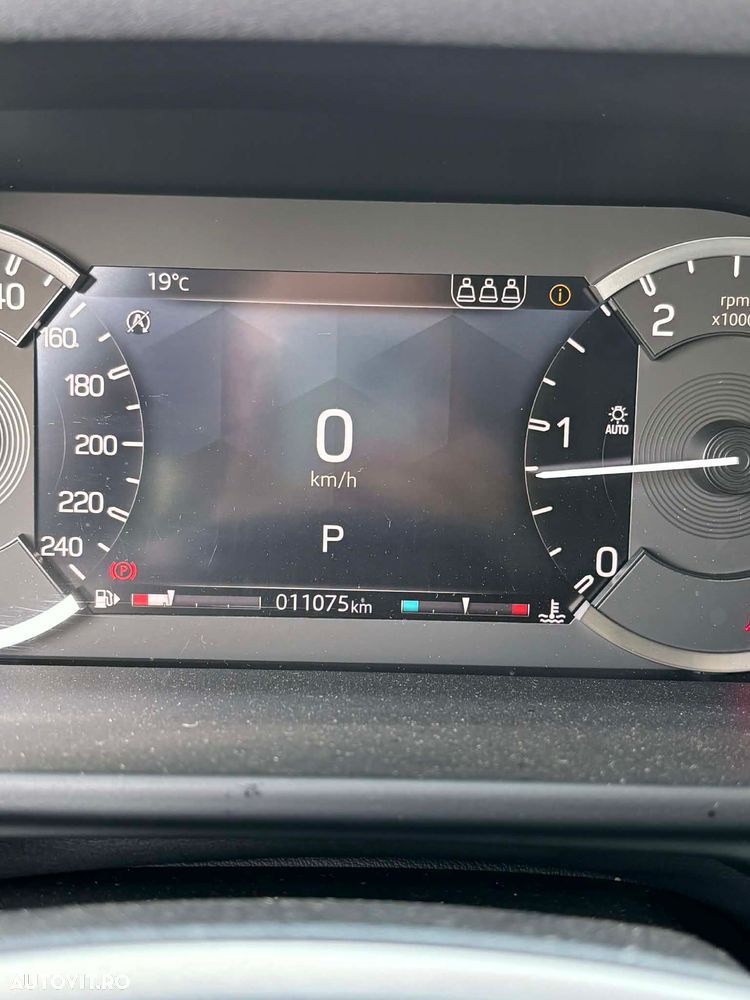 Land Rover Defender - 7