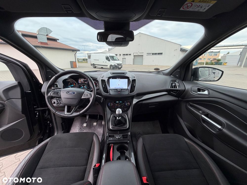 Ford Kuga 1.5 EcoBoost 2x4 ST-Line - 11