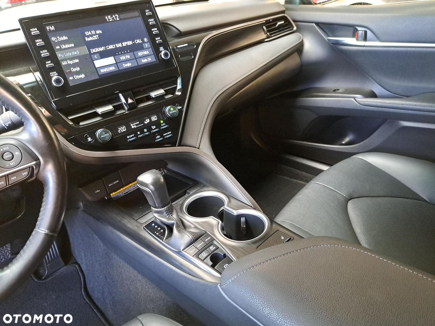 Toyota Camry - 25