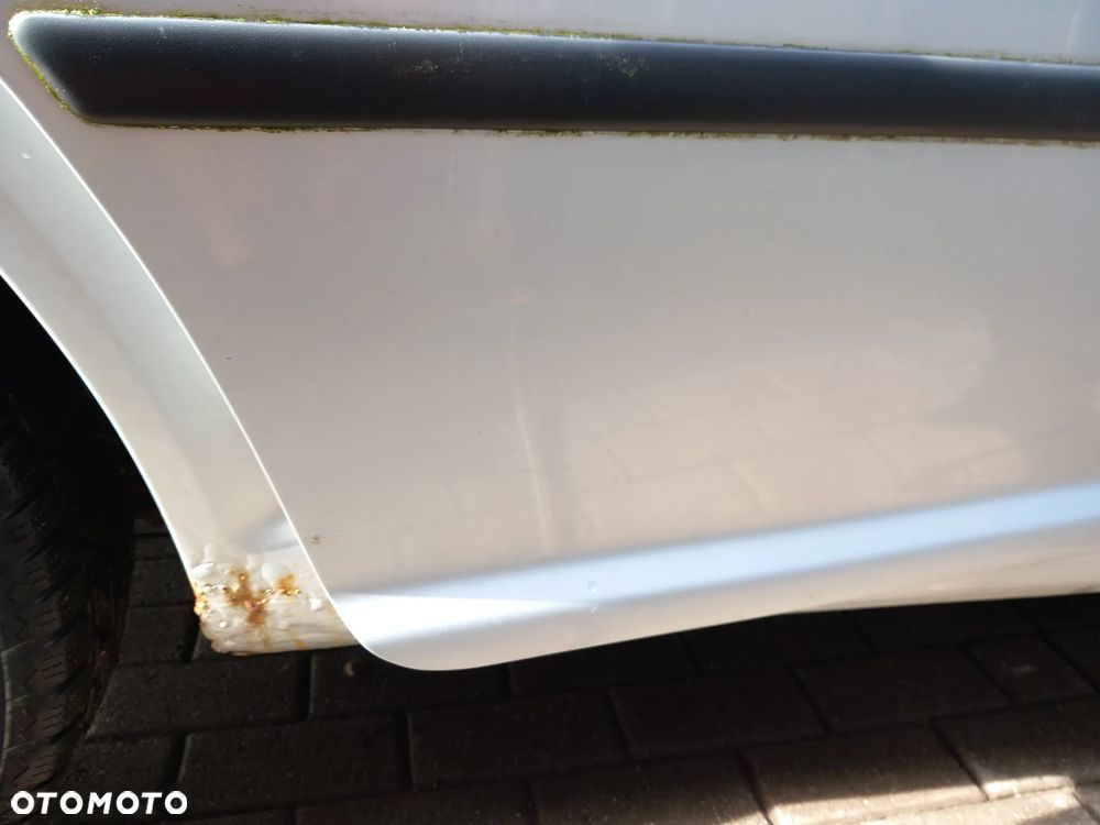 VW GOLF IV DRZWI PRAWE TYLNE PRAWY TYŁ KOMBI KOLOR: LA7W - 4
