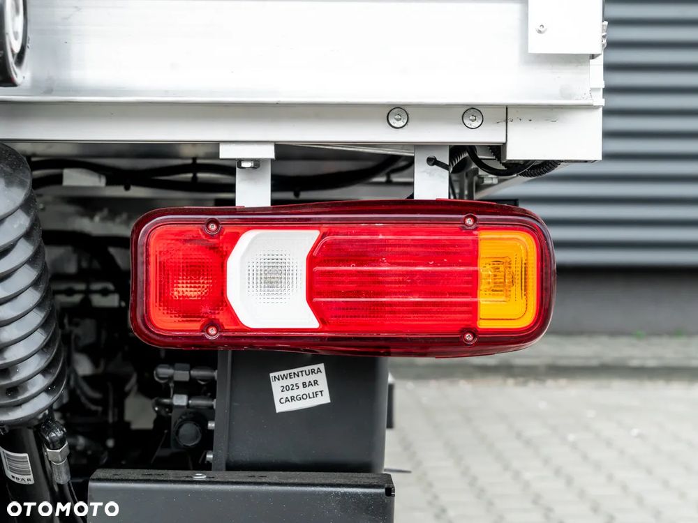 Iveco Daily 35S18HA8 3.0 kontener z windą - 11