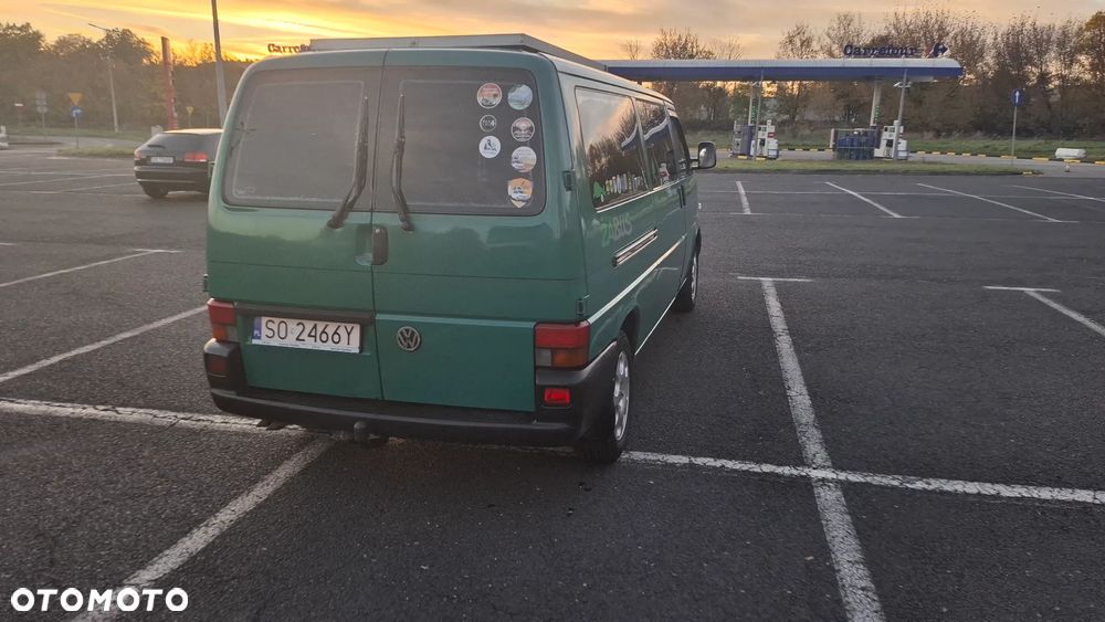 Volkswagen Caravelle - 17