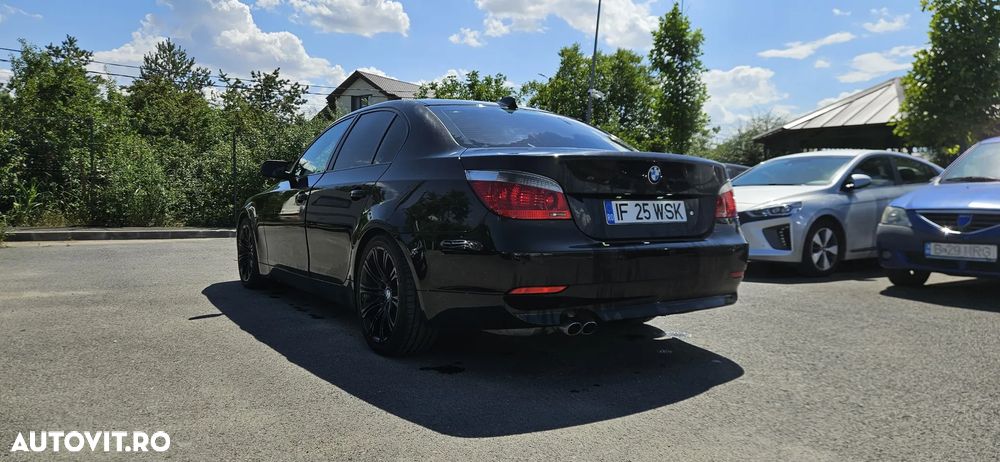 BMW Seria 5 520i - 4