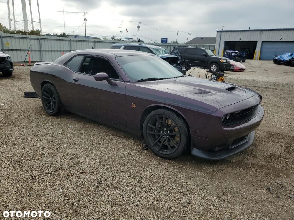 Dodge Challenger 6.4 Scat Pack - 25
