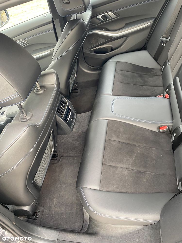 BMW Seria 3 318i - 15