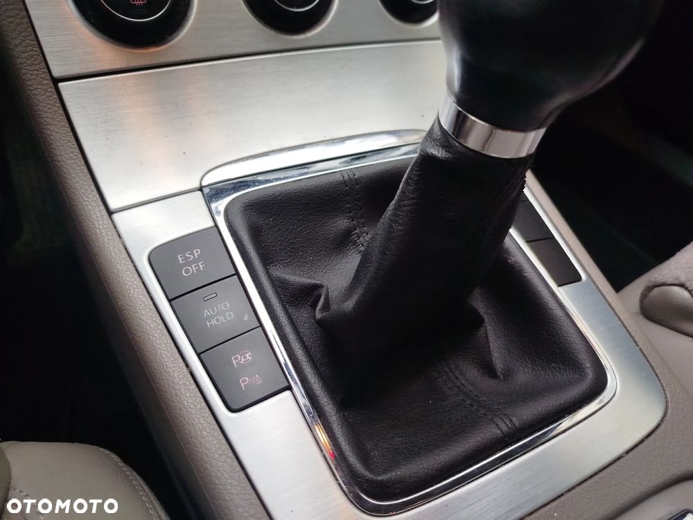 Volkswagen Passat - 19