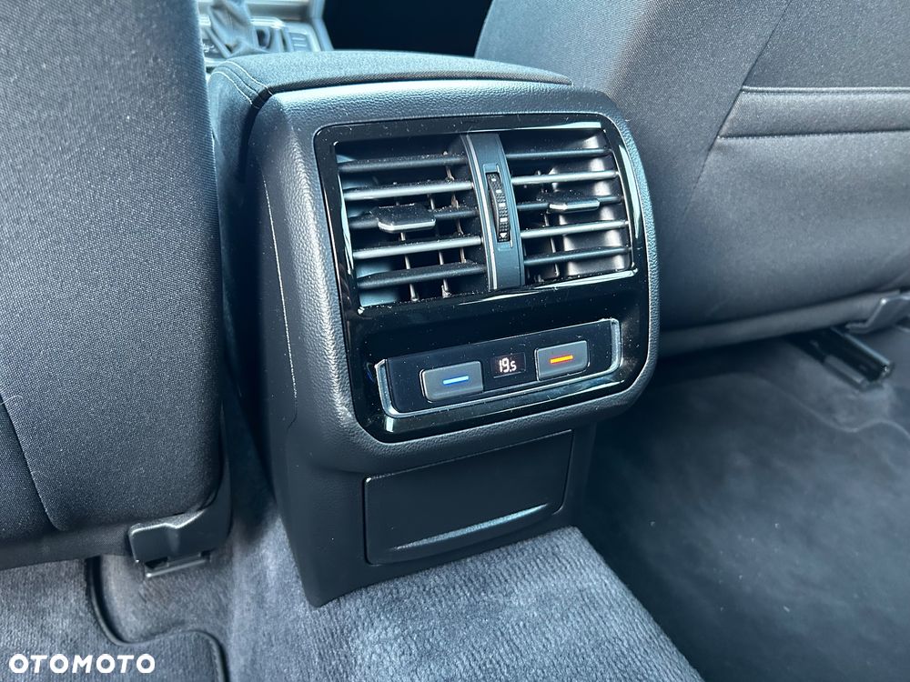 Volkswagen Passat Variant 1.5 TSI OPF DSG Business - 34