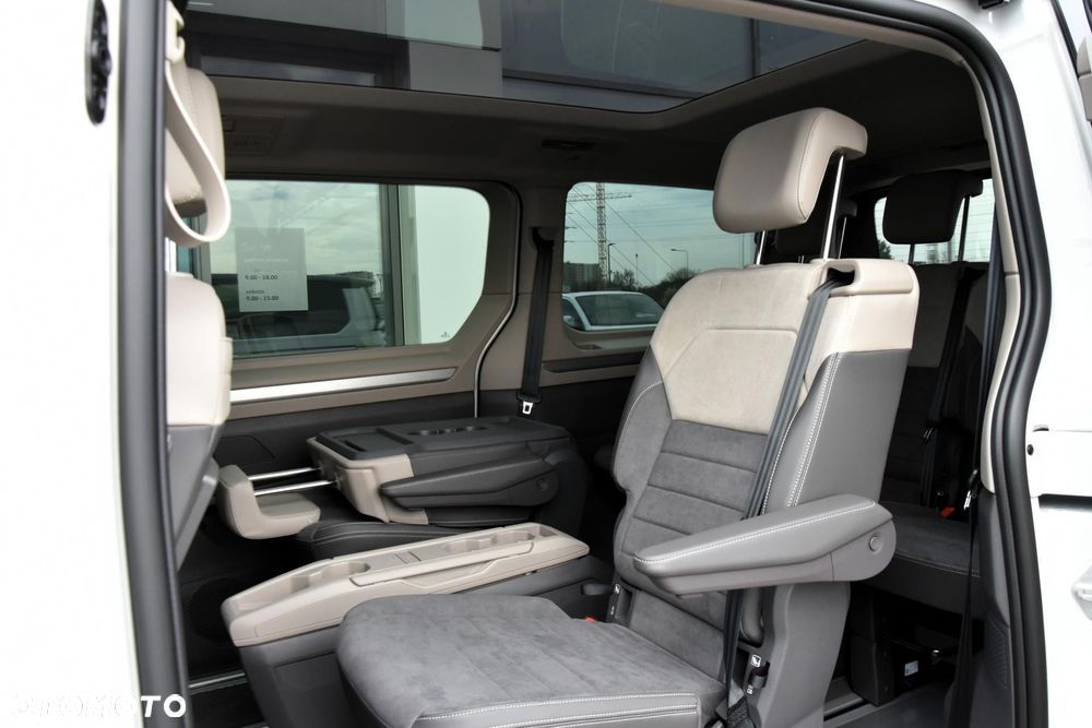 Volkswagen Multivan - 13