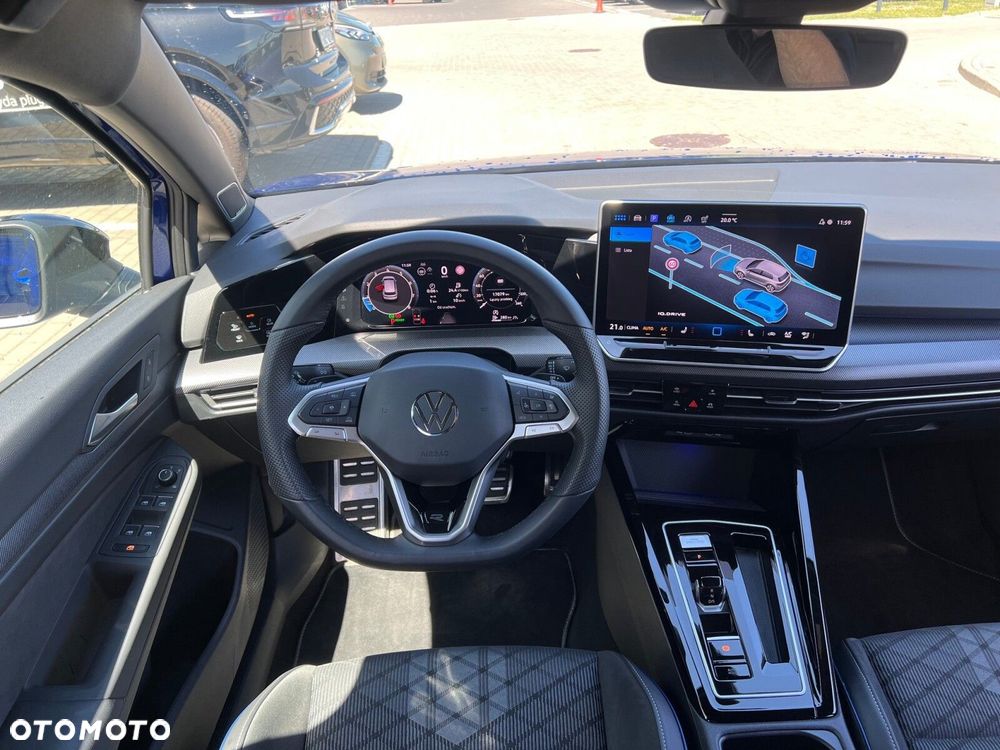 Volkswagen Golf - 8