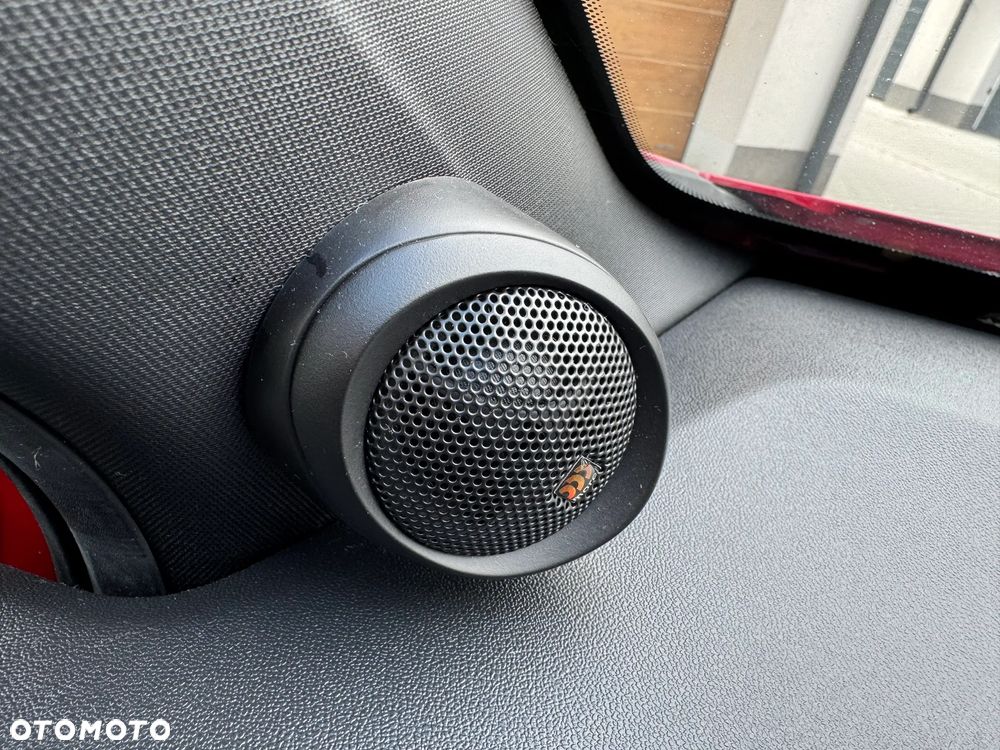 Peugeot 208 GTI 200 THP - 15