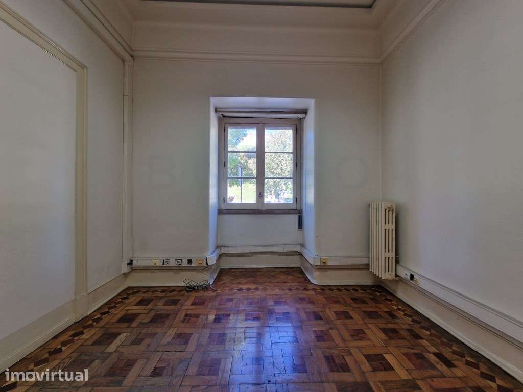 Apartamento de 4 quartos, 7 divisões assoalhadas, junto ao parque E... - Grande imagem: 4/43