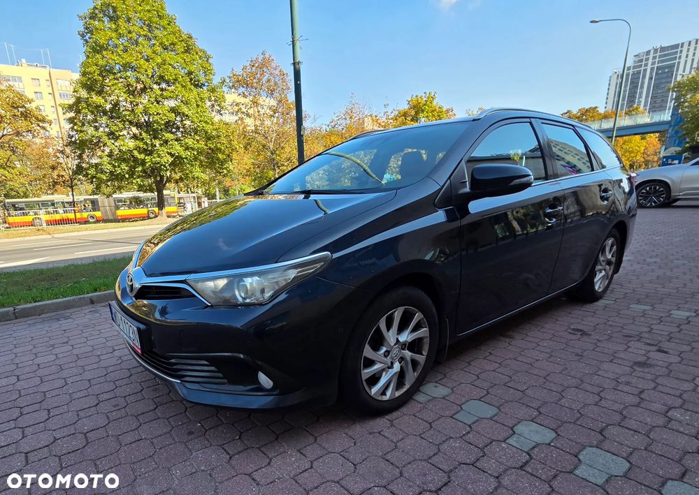 Toyota Auris 1.6 Comfort - 1
