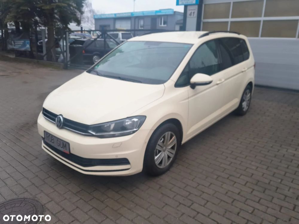Volkswagen Touran - 1