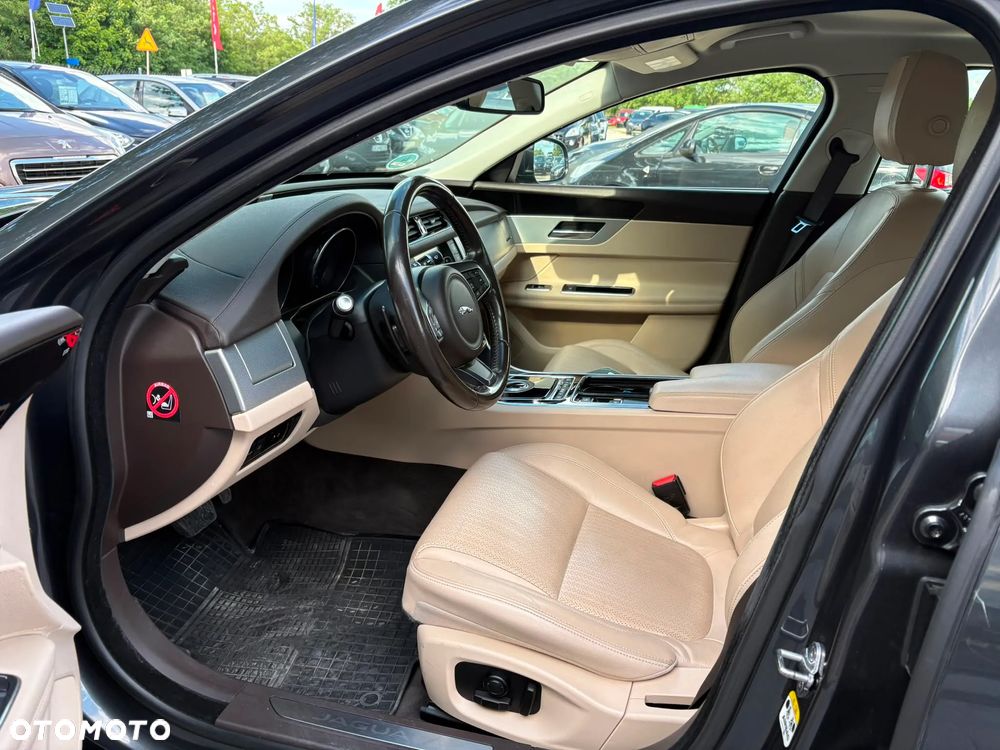 Jaguar XF E-Performance Prestige - 13