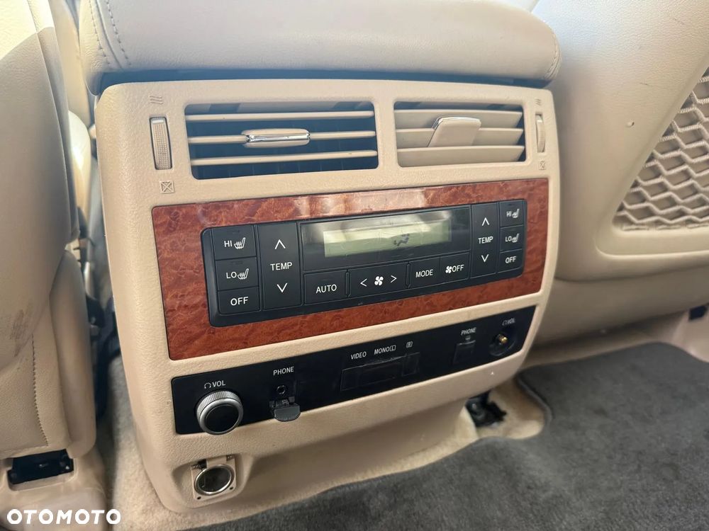 Toyota Land Cruiser LC 4.6 V8 Limited 7os - 25