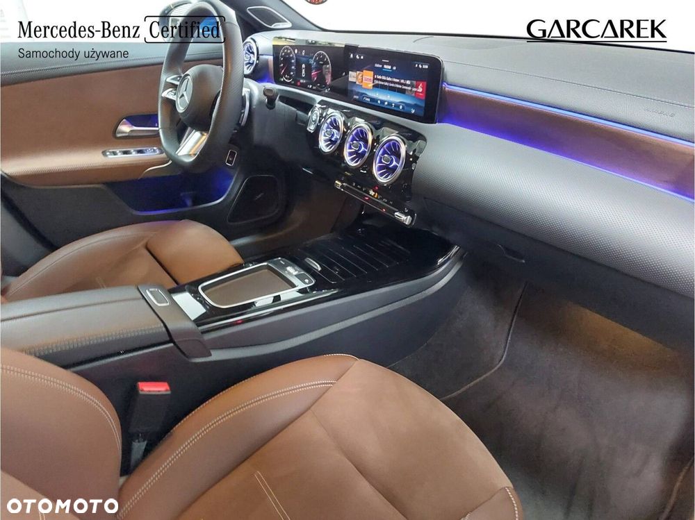 Mercedes-Benz CLA 220 4-Matic AMG Line 7G-DCT - 21
