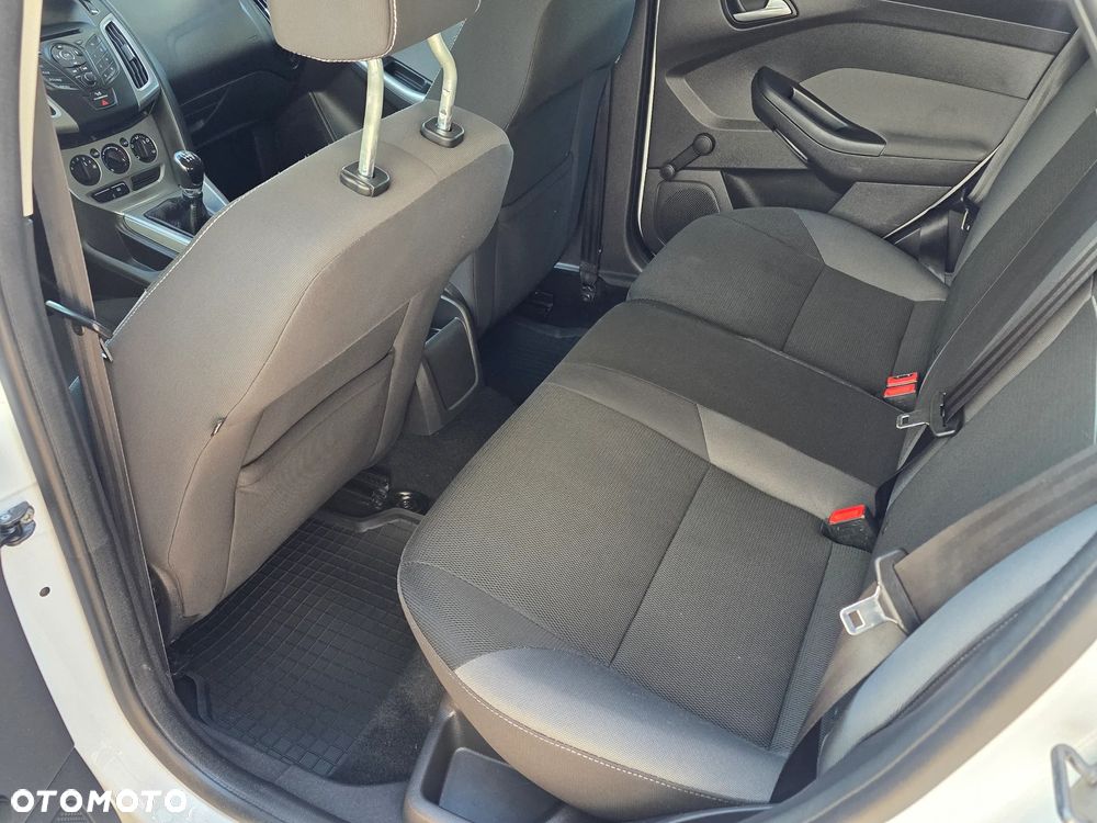 Ford Focus 1.6 TI-VCT Ambiente - 25