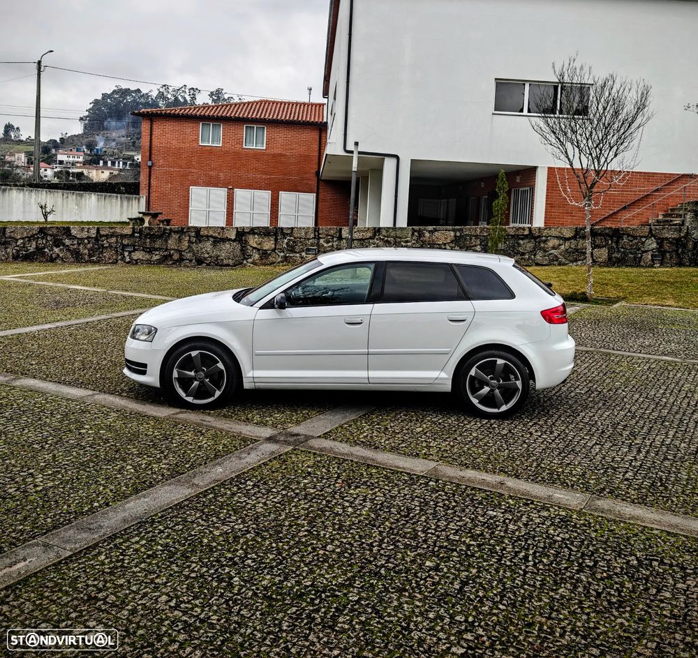 Audi A3 Sportback 1.6 TDI S tronic sport - 4