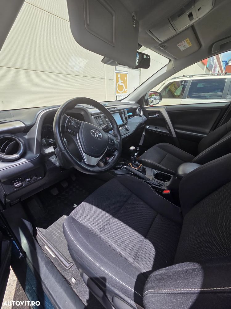 Toyota RAV4 2.0 D-4D 2WD Comfort - 4