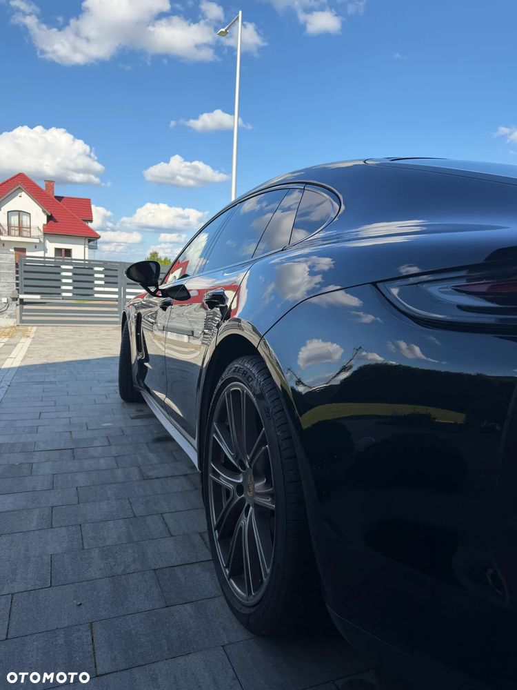Porsche Panamera 4 - 22