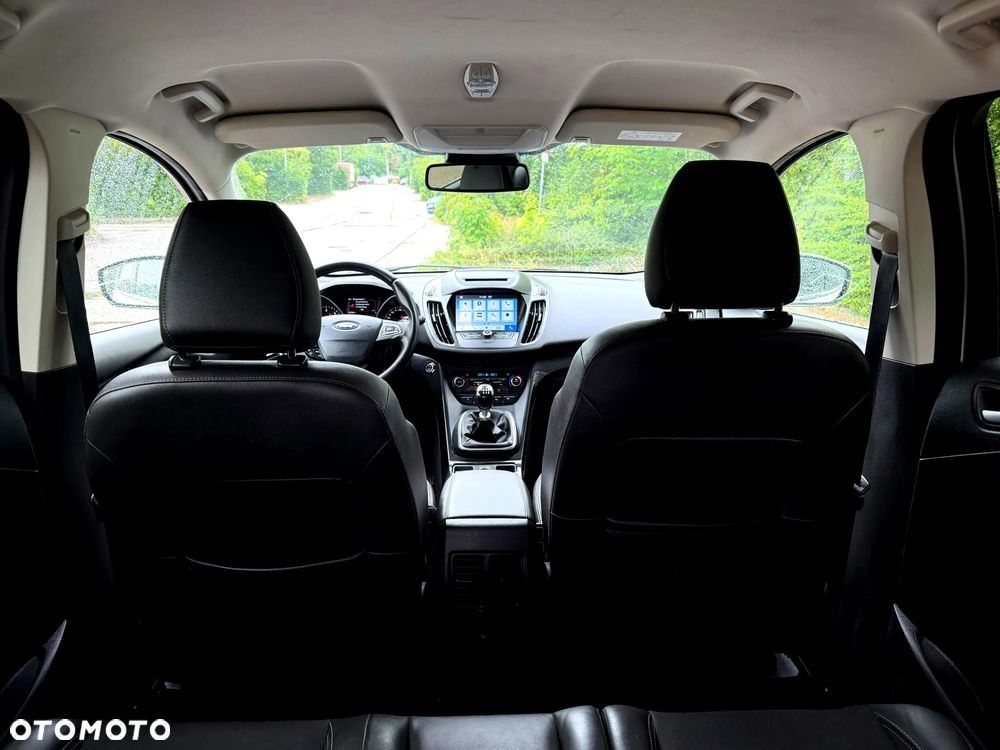 Ford Kuga 2.0 TDCi 2x4 Titanium - 23