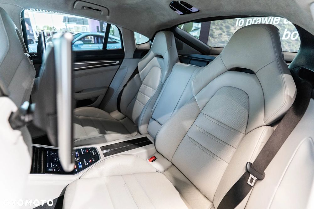 Porsche Panamera Turbo - 40