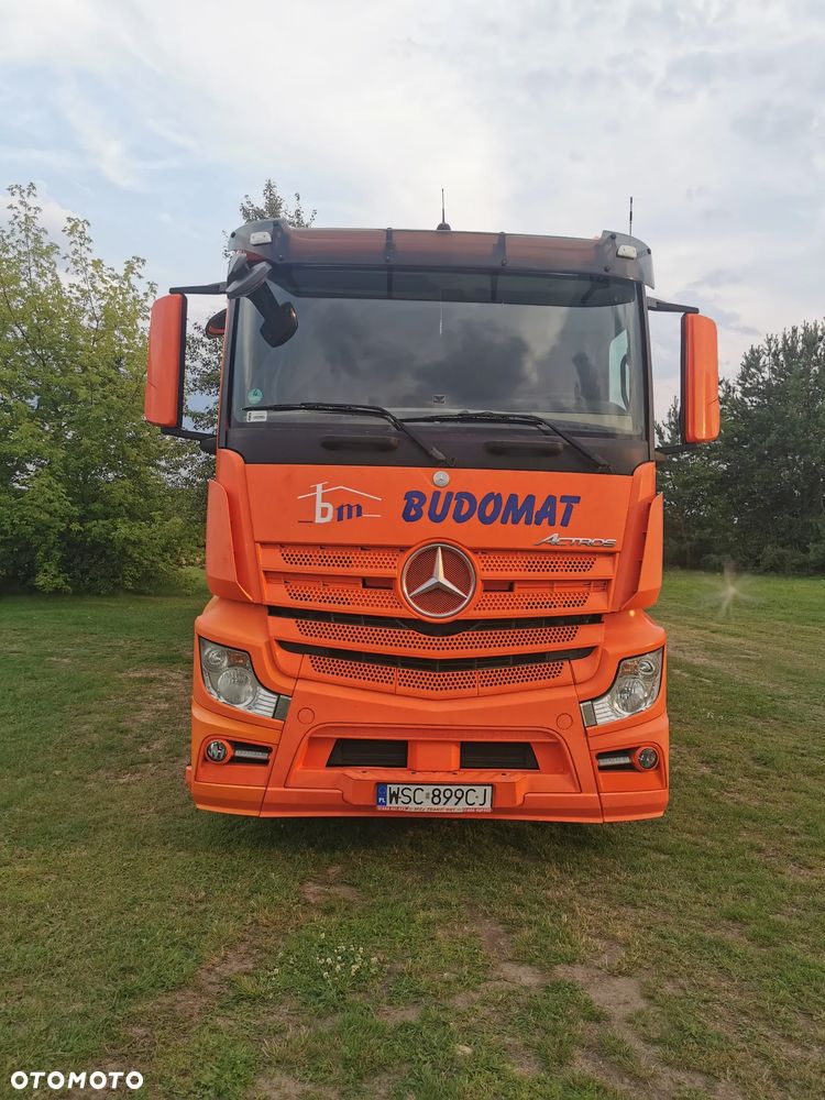 Mercedes-Benz Actros - 3
