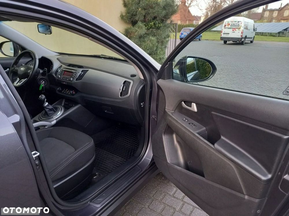 Kia Sportage 1.7 CRDI 2WD Dream-Team Edition - 22