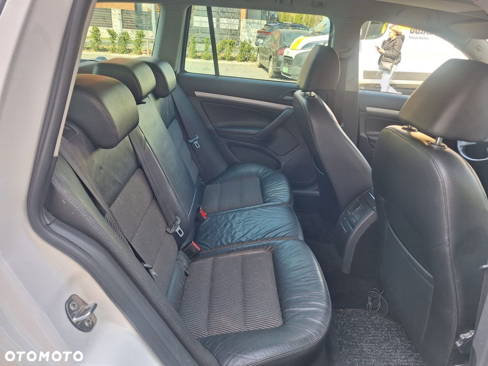 Skoda Octavia 1.8 TSI IMPULS EDITION 4x4 - 23