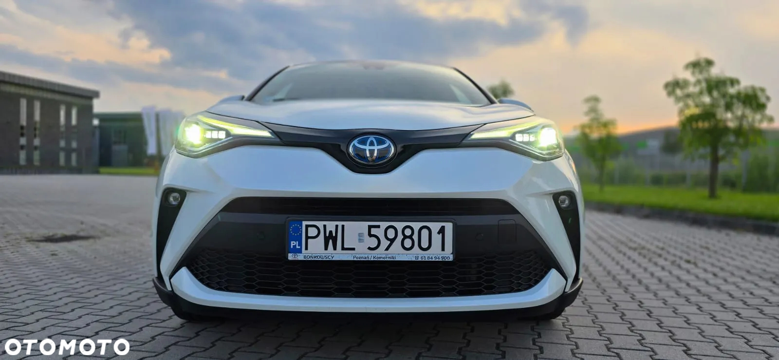 Toyota C-HR 2.0 Hybrid Executive - 32